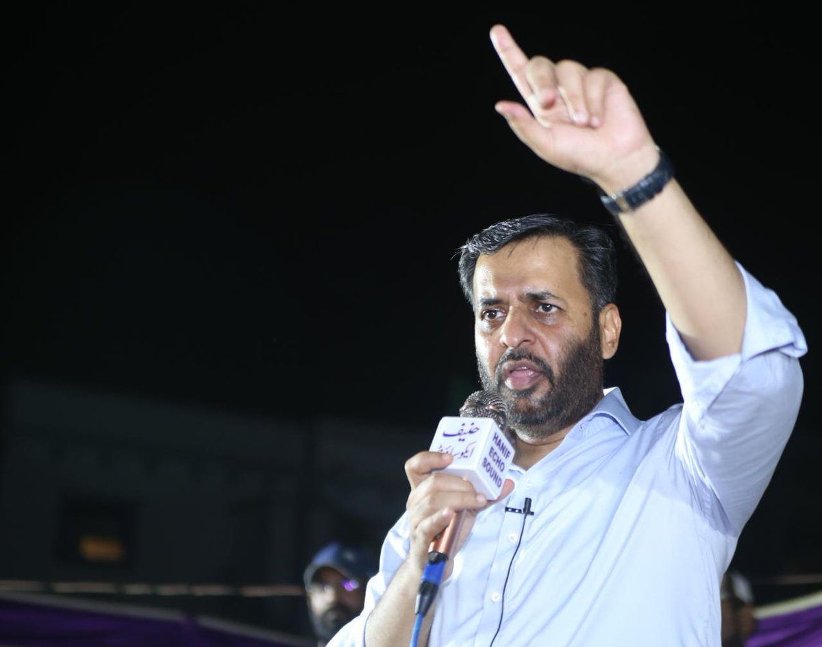 MustafaKamalSMT's tweet photo. چیئرمین پاک سرزمین پارٹی سید مصطفیٰ کمال کی امیدوار برائے حلقہ این اے 240 شبیر احمد قائم خانی کے ہمراہ حبیب پارک نزد بہار مدینہ مسجد کورنگی نمبر 6 یوسی 25 پر کارنر میٹنگ سے خطاب -
#PSP #MustafaKamal #Karachi #Pakistan #NA240 #VoteDolphin https://t.co/CXKNEEf05y