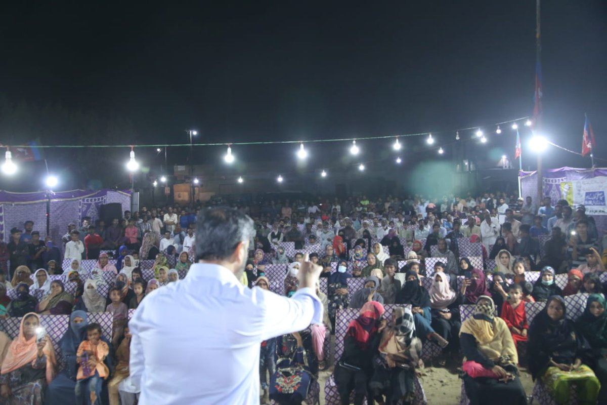 MustafaKamalSMT's tweet photo. چیئرمین پاک سرزمین پارٹی سید مصطفیٰ کمال کی امیدوار برائے حلقہ این اے 240 شبیر احمد قائم خانی کے ہمراہ حبیب پارک نزد بہار مدینہ مسجد کورنگی نمبر 6 یوسی 25 پر کارنر میٹنگ سے خطاب -
#PSP #MustafaKamal #Karachi #Pakistan #NA240 #VoteDolphin https://t.co/CXKNEEf05y