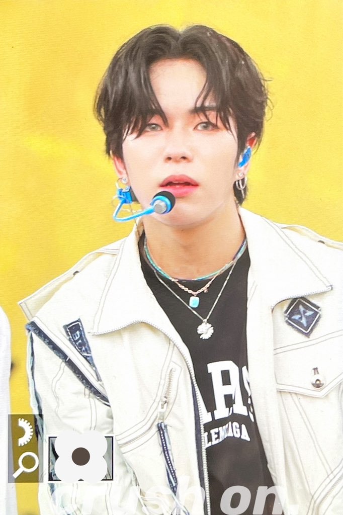 𝙘𝙧𝙪𝙨𝙝 𝙤𝙣. tweet media