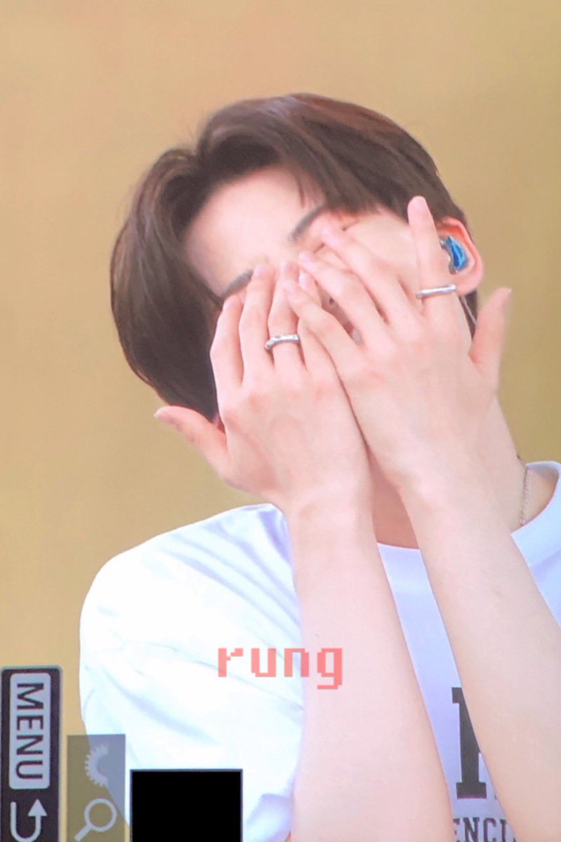 runghah's tweet photo. 220612 청춘페스티벌 준규

🤭

#트레저 #TREASURE #JUNKYU #준규 https://t.co/kQ6hk5hGOR