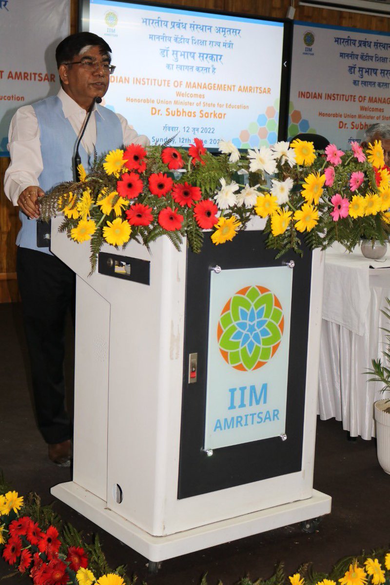 Drsubhassarkar's tweet photo. Glad to visit and address at Indian Institute of Managment, Amritsar today.

Interacted with the faculty and students and discussed about their experiences. @IIMAmritsar https://t.co/Lqzzf827Qj