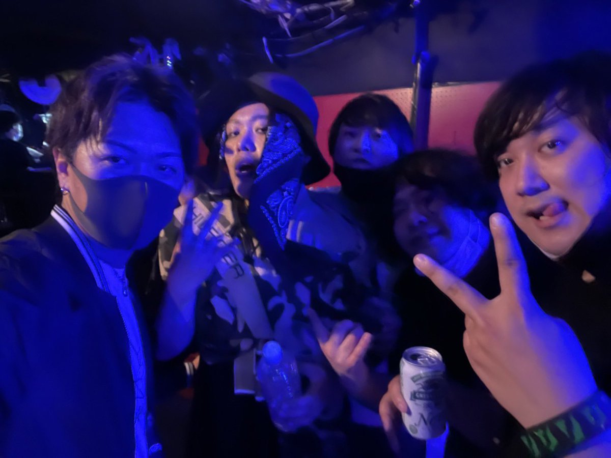 junction_logos's tweet photo. 昨日ですが、神戸BLUE PORTにてライブありがとうございました!!
演る側としても観る側としても最高に楽しいライブでした🔥
#神戸BLUEPORT
#C-LA
#JUNCTIONLOGOS
#Craftynawe https://t.co/Z5OMuz5ZLq