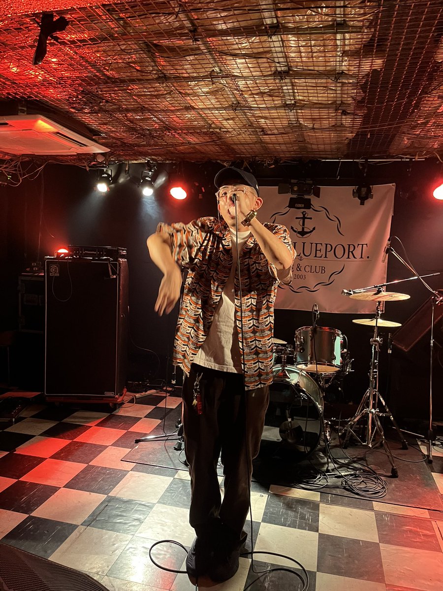 junction_logos's tweet photo. 昨日ですが、神戸BLUE PORTにてライブありがとうございました!!
演る側としても観る側としても最高に楽しいライブでした🔥
#神戸BLUEPORT
#C-LA
#JUNCTIONLOGOS
#Craftynawe https://t.co/Z5OMuz5ZLq
