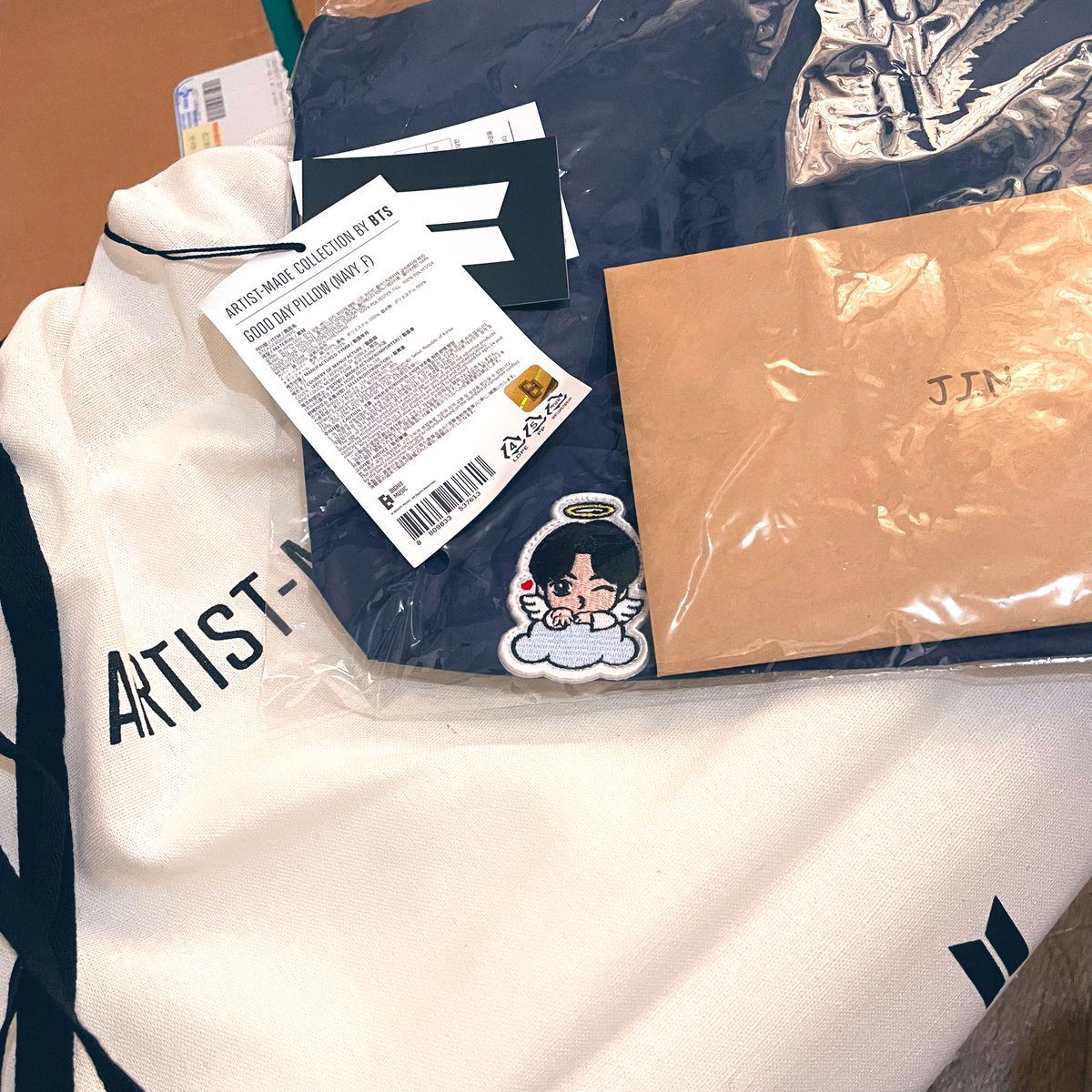 bsidemarket's tweet photo. Onhand | Available  
BTS ARTIST MADE COLLECTION
by JIN

PILLOW [GOOD DAY]
➞ PHP 4,100 + lsf
➞ brand new; from weverse

➞ up to 3 days reservation but prio if PAYO
➞ comment mine or dm to order

pls help rt 🤍
🏷 wts lfb ph seokjin
#bside_onhand #bts_onhand https://t.co/1cb4oHhNNO