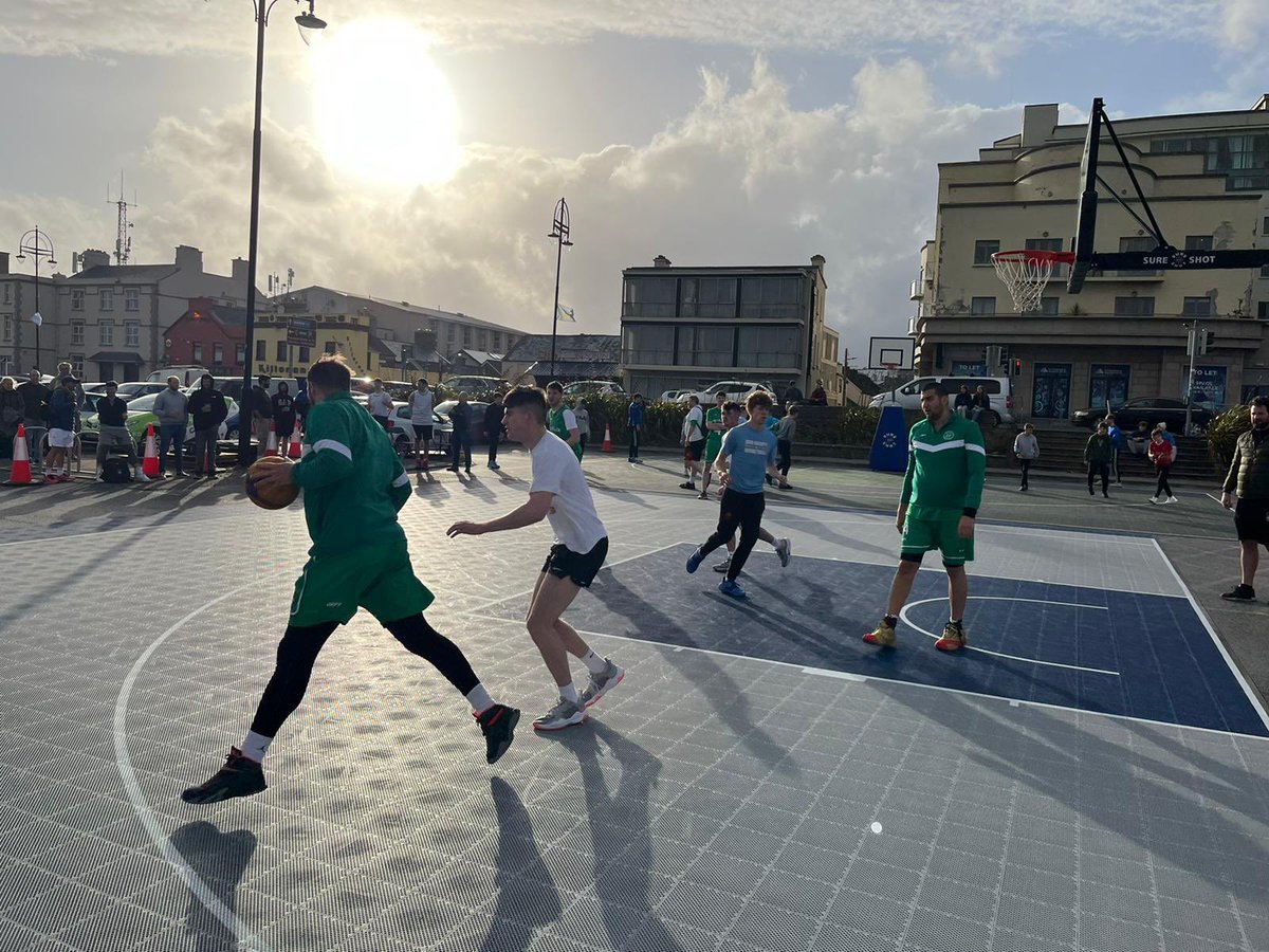 EddieHoareFG's tweet photo. Cool set up in Salthill Prom car park yesterday. Plenty of potential for similar type pop ups around Galway. 

@BballIrl @GalwayCityCo @galwayactive https://t.co/dfDjTffYDz