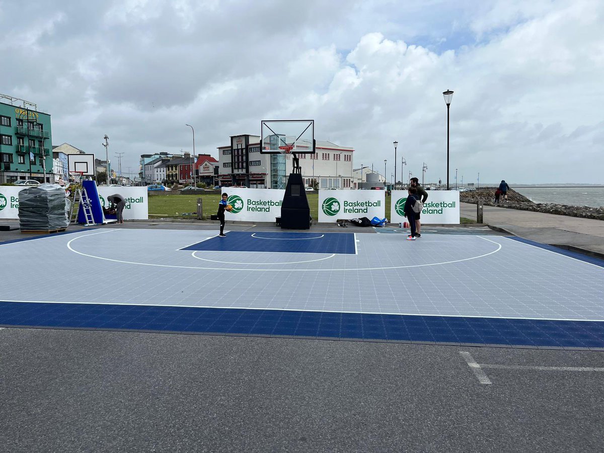 EddieHoareFG's tweet photo. Cool set up in Salthill Prom car park yesterday. Plenty of potential for similar type pop ups around Galway. 

@BballIrl @GalwayCityCo @galwayactive https://t.co/dfDjTffYDz