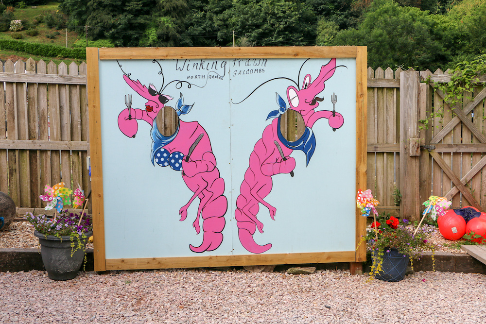 We would love to see your favourite photos! 📸 

#salcombe #WinkingPrawn #Devon