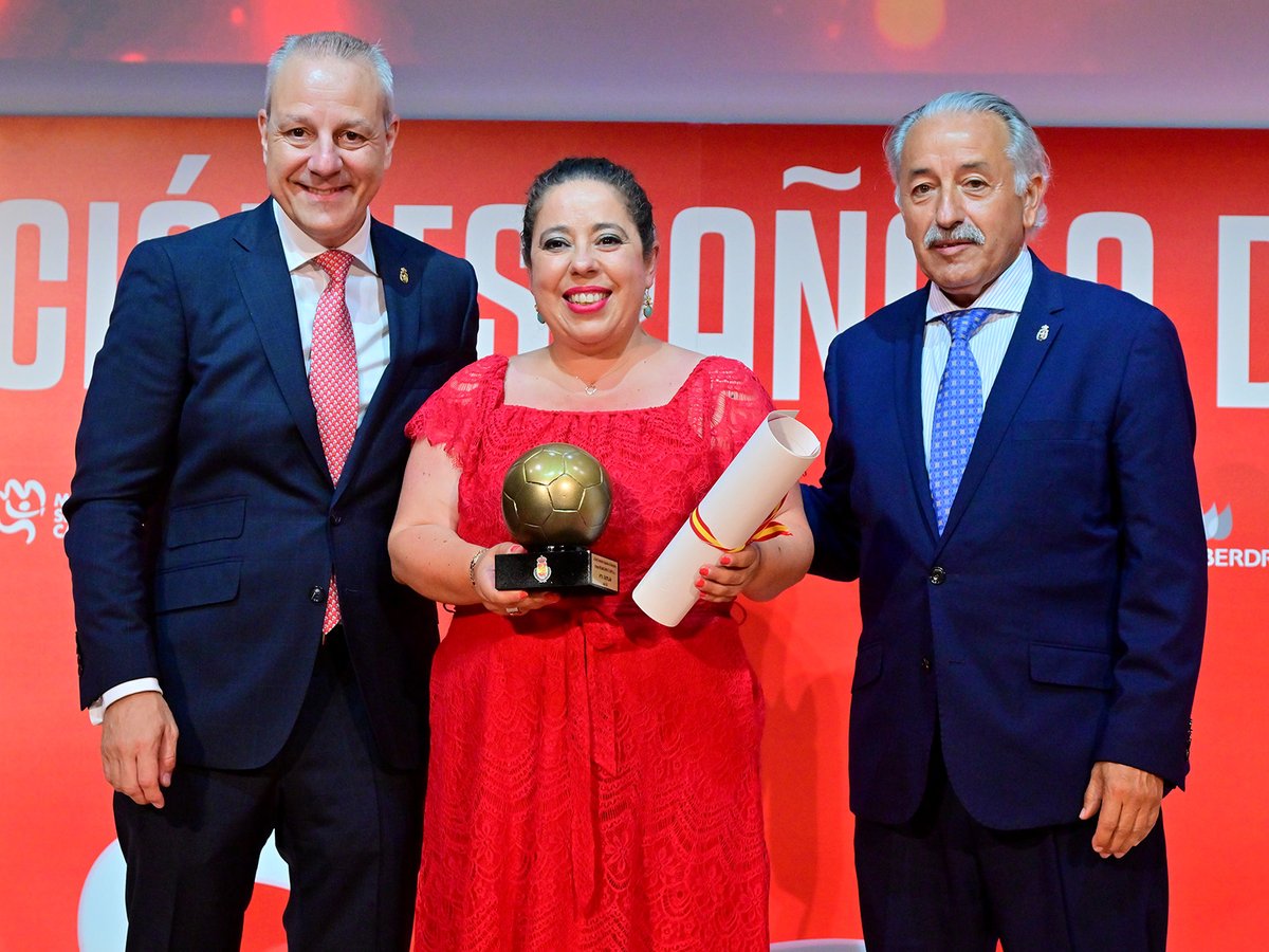 RFEBalonmano tweet media