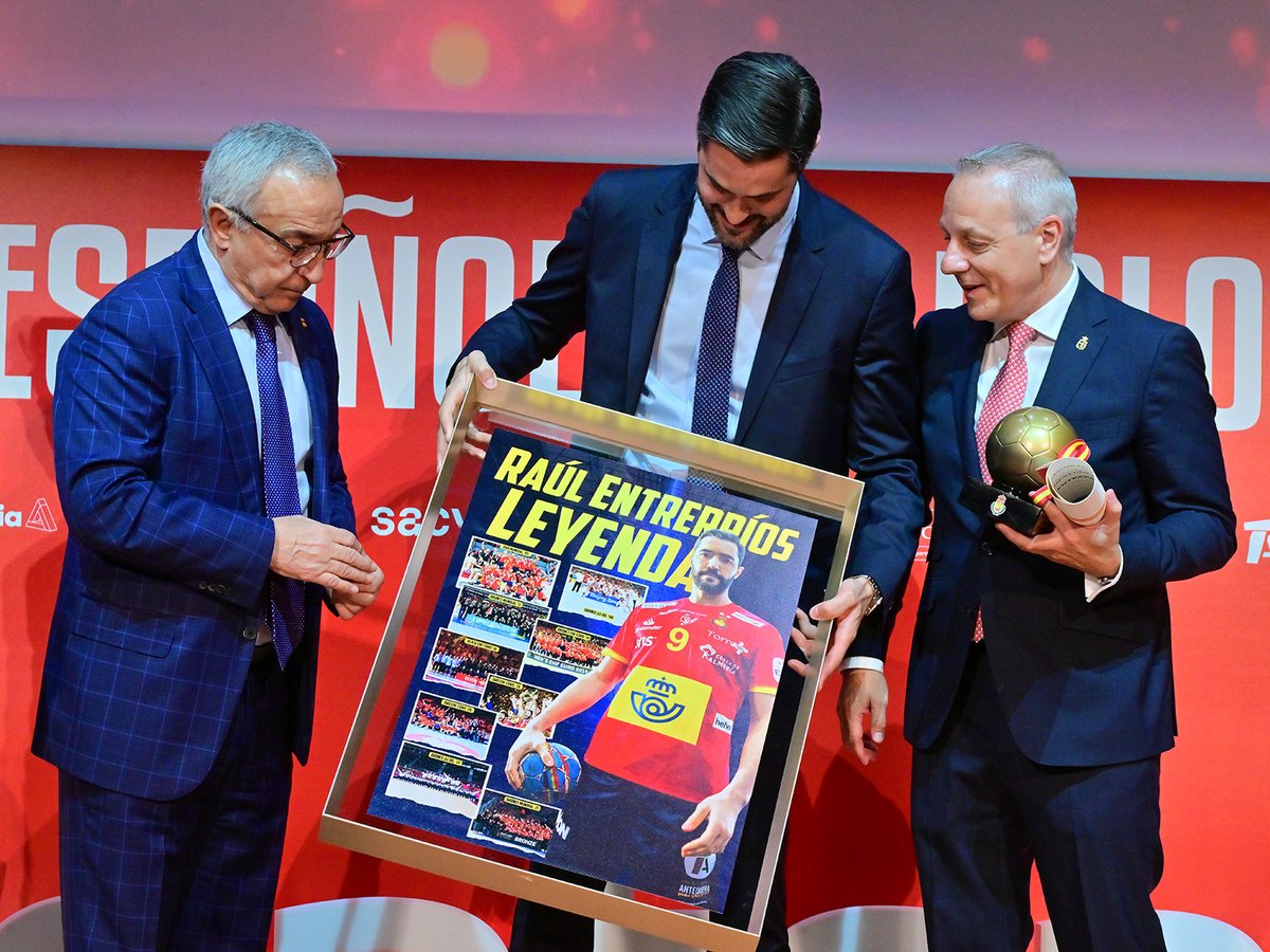 RFEBalonmano tweet media