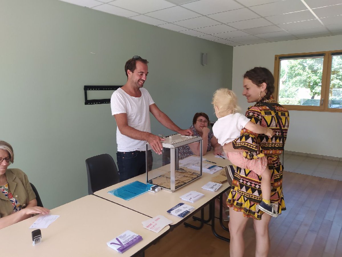 Alienor1803's tweet photo. #legislatives2022 #Circo1803 ✌️ https://t.co/mKhKao9QTP