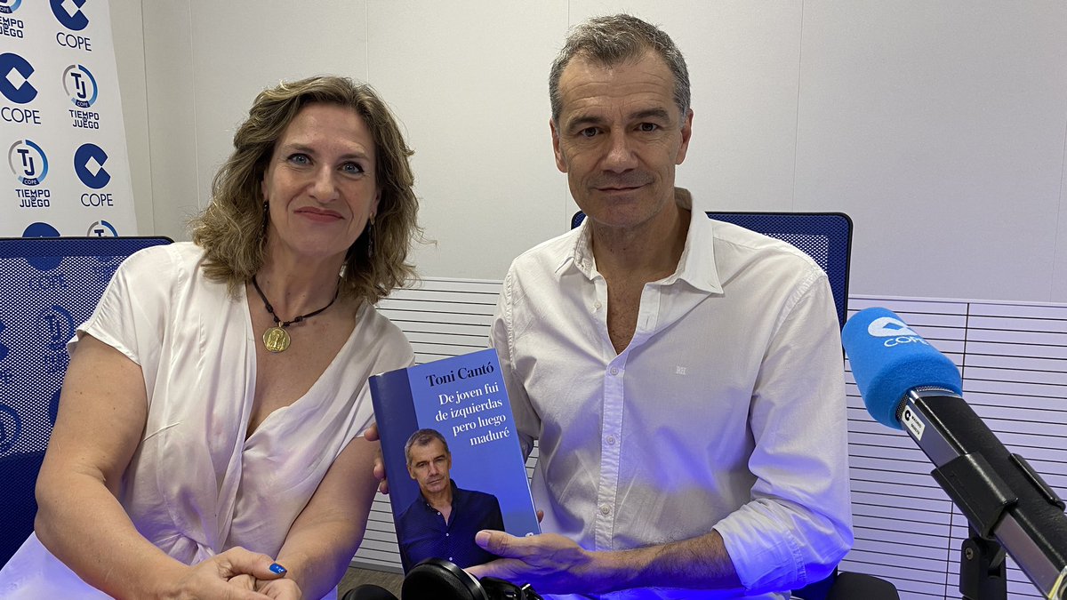 findesemanacope's tweet photo. Ya está @Tonicanto1 con @crisschlichting en #amigosdelprograma para hablar de su nuevo libro https://t.co/e87y02DStl
