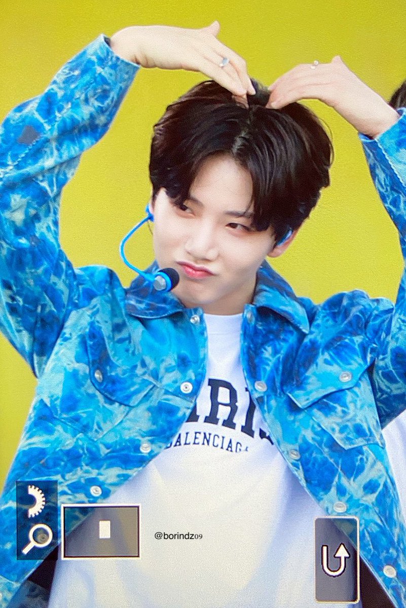borindz09's tweet photo. 더워더워 

 #트레저  #준규  #JUNKYU https://t.co/H6gRpOrNEZ