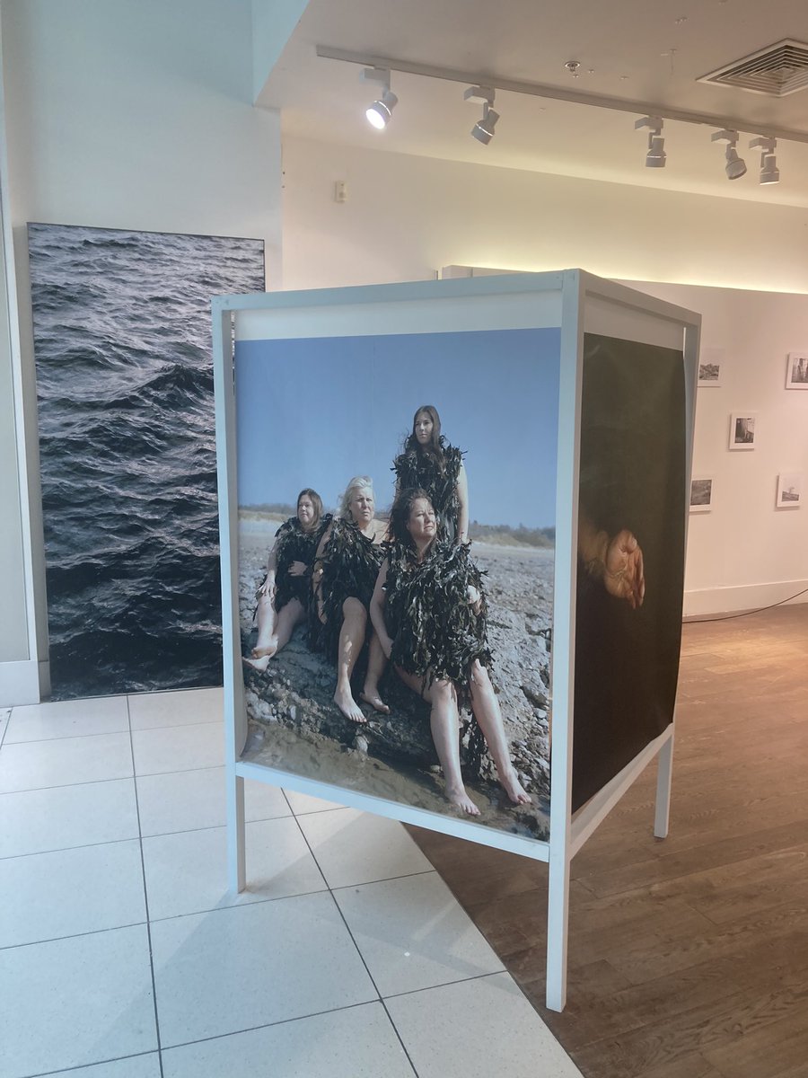lauriebrought0n's tweet image. Very very proud of everyone @DocPhotUSW who has helped put our final year gradshow together! 

Packed lunch is running all week long in Saint David’s shopping centre, Cardiff. 

Come down and see the incredible work that a very talented bunch have put on!