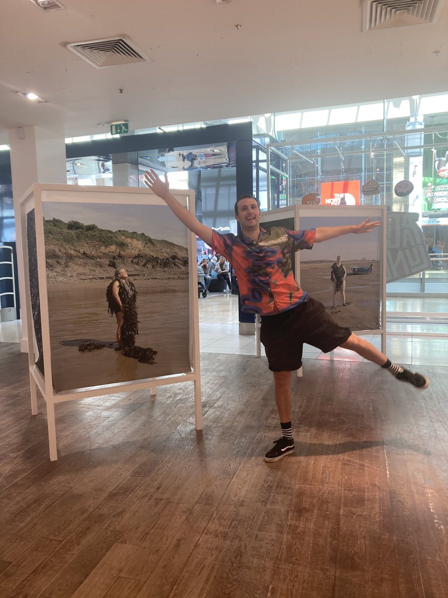 lauriebrought0n's tweet image. Very very proud of everyone @DocPhotUSW who has helped put our final year gradshow together! 

Packed lunch is running all week long in Saint David’s shopping centre, Cardiff. 

Come down and see the incredible work that a very talented bunch have put on!