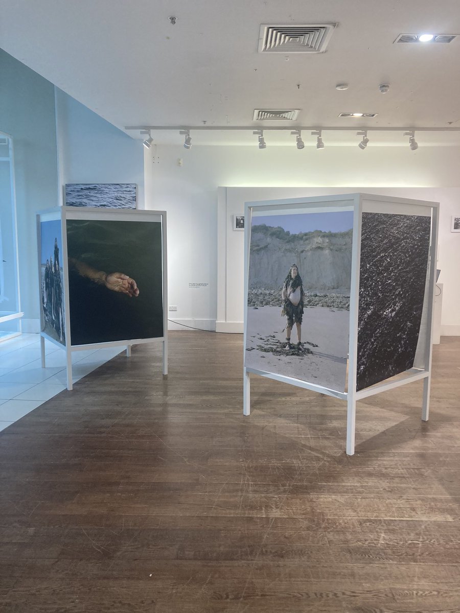 lauriebrought0n's tweet image. Very very proud of everyone @DocPhotUSW who has helped put our final year gradshow together! 

Packed lunch is running all week long in Saint David’s shopping centre, Cardiff. 

Come down and see the incredible work that a very talented bunch have put on!