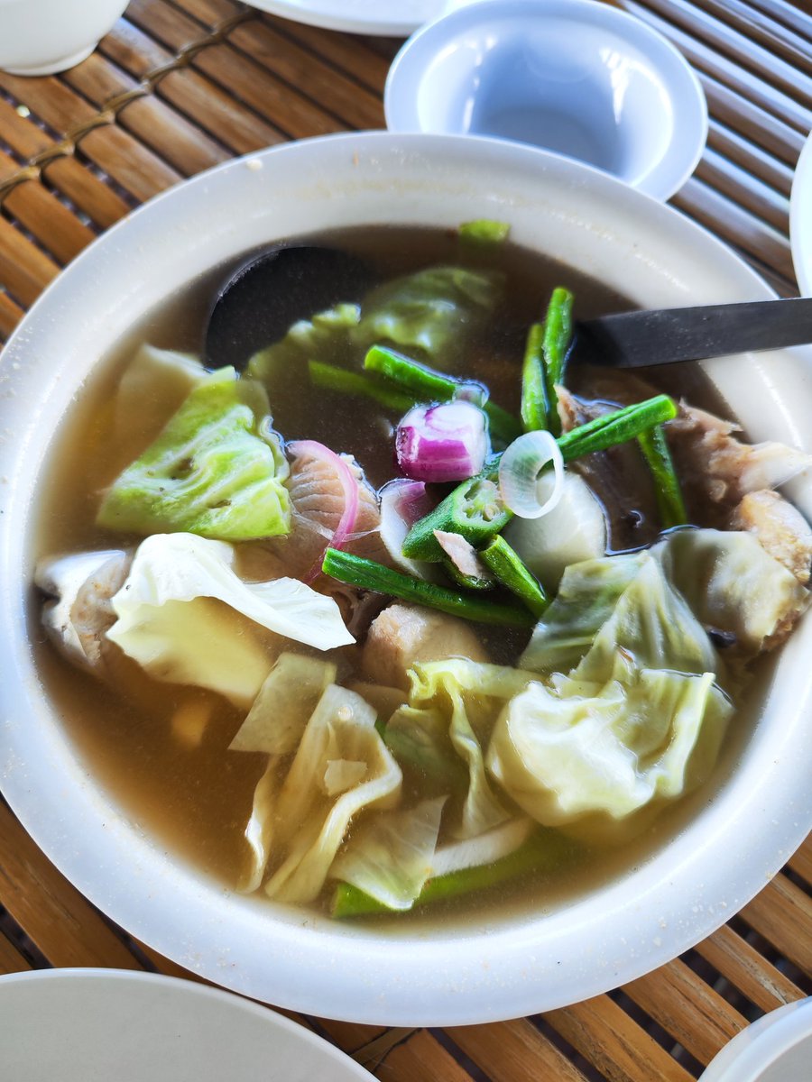 BCD_Albert's tweet photo. Sunday Lunch!๐ดโค๏ธ
@Seaside #Balaring #SilayCity https://t.co/kN55qq7cMg