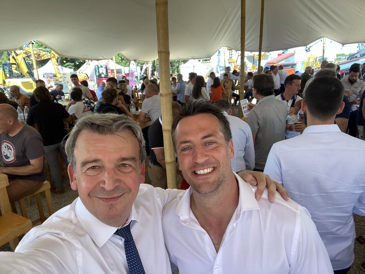 FBTPAriege's tweet photo. 🤩AG incroyable au sein de notre salon du BTP. Les adhérents et les élus ont répondu présent. Et quelle envergure avec la présence de @OSalleron @carre_fred et des présidents des autres départements d’#occitanie.
Merci à tous.👍
#salondubtpariege2022 @FFBatiment @FFB_Occitanie https://t.co/sASzkVjiIO