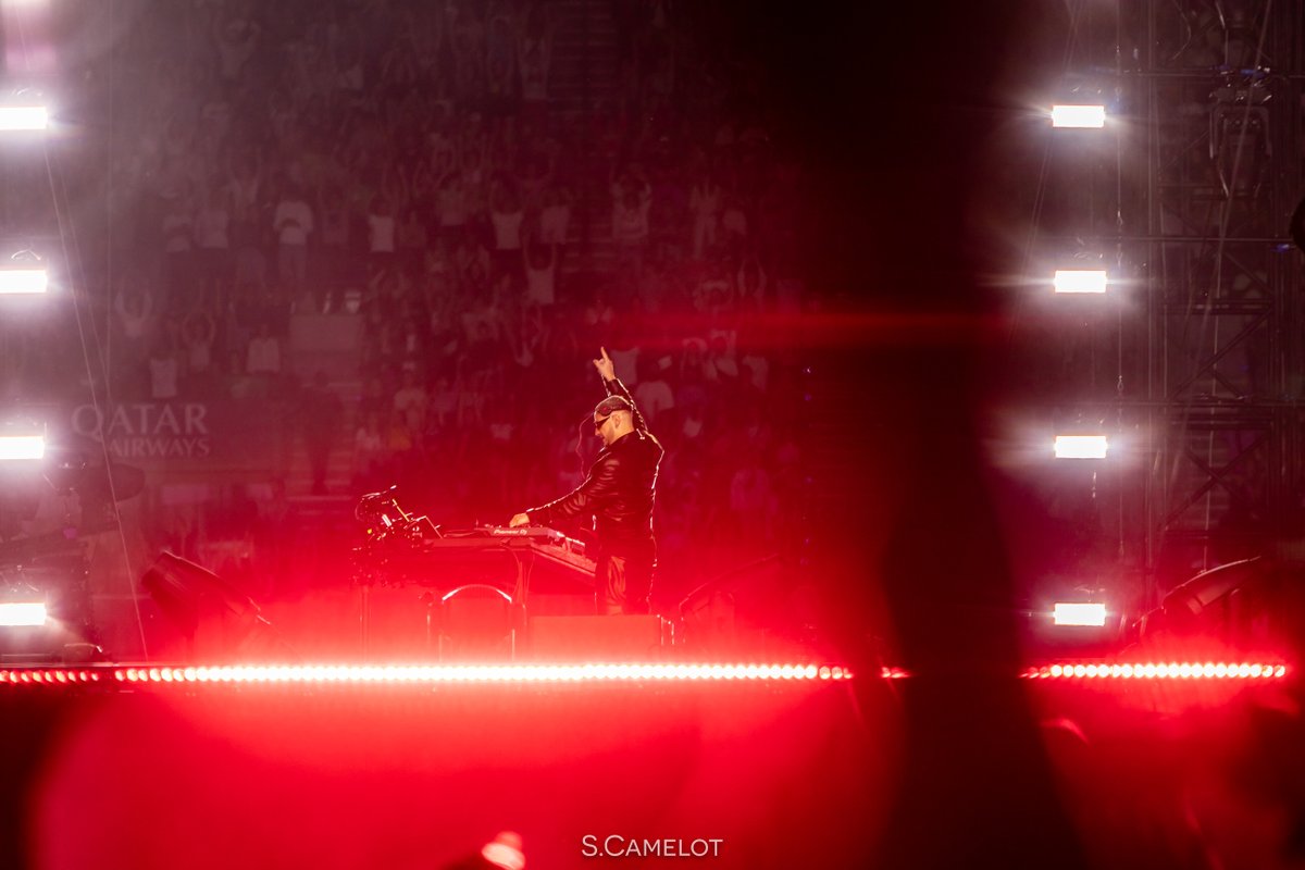 sebdevinc's tweet photo. Little sleep but this was some shots of @djsnake live at #ParcdesPrinces 2022 https://t.co/hDsbKfKSOc