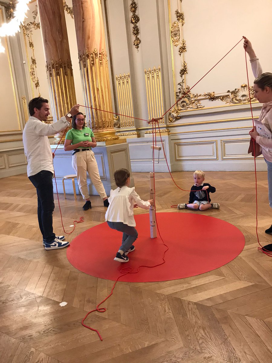 Citedelarchi's tweet photo. 👋 Ce week-end on se retrouve au @MuseeOrsay !
🤗A l'occasion du #WeekendFamille consacré à Gaudi et l’architecture nos équipes ont imaginé des ateliers inédits. Rendez-vous dans la salle des fête du musée toute la journée. On vous attend nombreux !
https://t.co/KFkYIJusBr https://t.co/k60Yf4KiyM