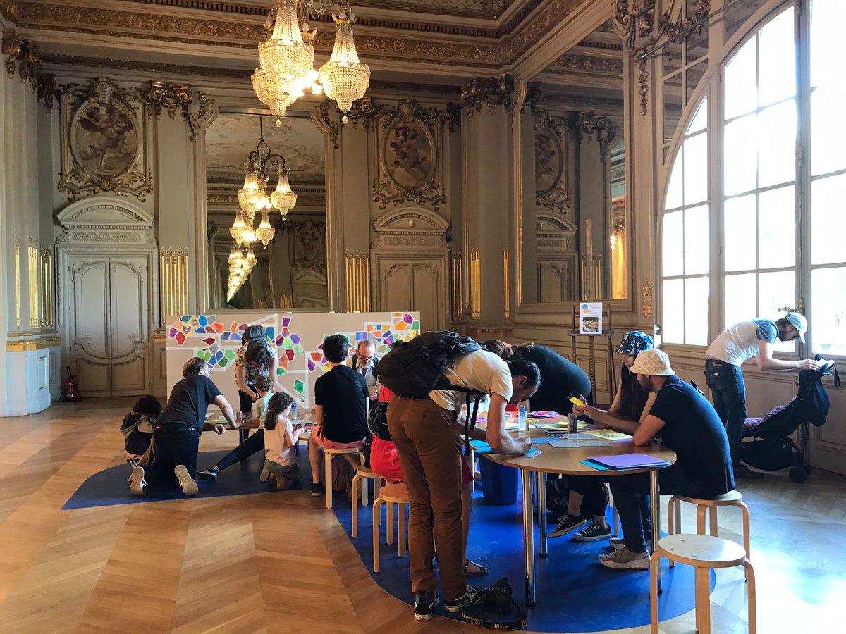 Citedelarchi's tweet photo. 👋 Ce week-end on se retrouve au @MuseeOrsay !
🤗A l'occasion du #WeekendFamille consacré à Gaudi et l’architecture nos équipes ont imaginé des ateliers inédits. Rendez-vous dans la salle des fête du musée toute la journée. On vous attend nombreux !
https://t.co/KFkYIJusBr https://t.co/k60Yf4KiyM