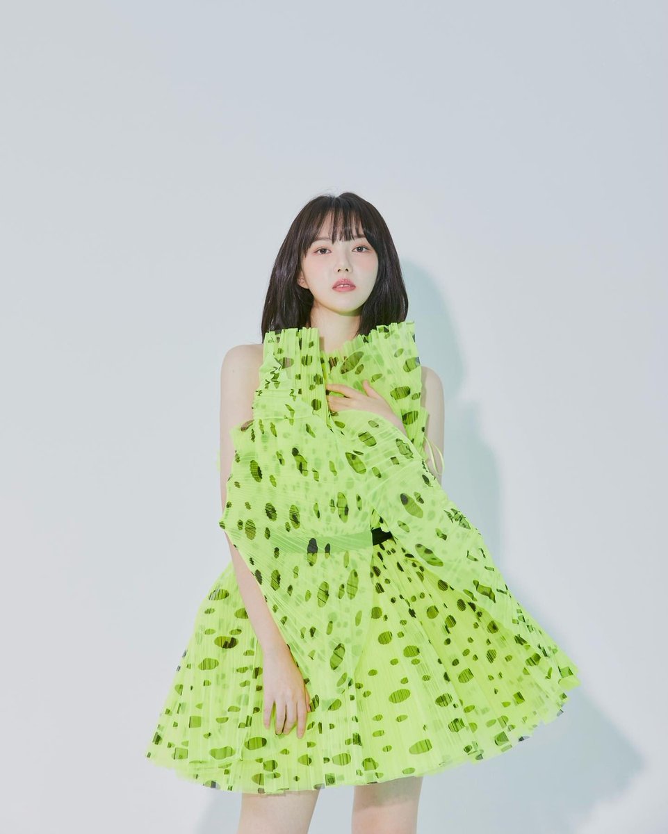 PhilstarNews's tweet photo. ARE YOU READY TO MEET YERIN? 

South Korean singer Yerin is set to hold a fan sign event in Manila on July 22 at the New Frontier Theater, CDM Entertainment announced. 

📸 Yerin  &amp; CDM Entertainment https://t.co/cFOkCZBQmM