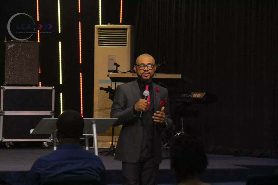 TiccCommunity's tweet photo. INTENTIONAL SERIES

Habits overrule reason
Habits nullify intentions 
Habits drives our choices 
Habits enslaves us.

The devil does not do too much, he comes only to create patterns (habits) and we go along with his plans.

#lead
#ticccommunity 
#thesupernatural https://t.co/aiAc7KSiKy