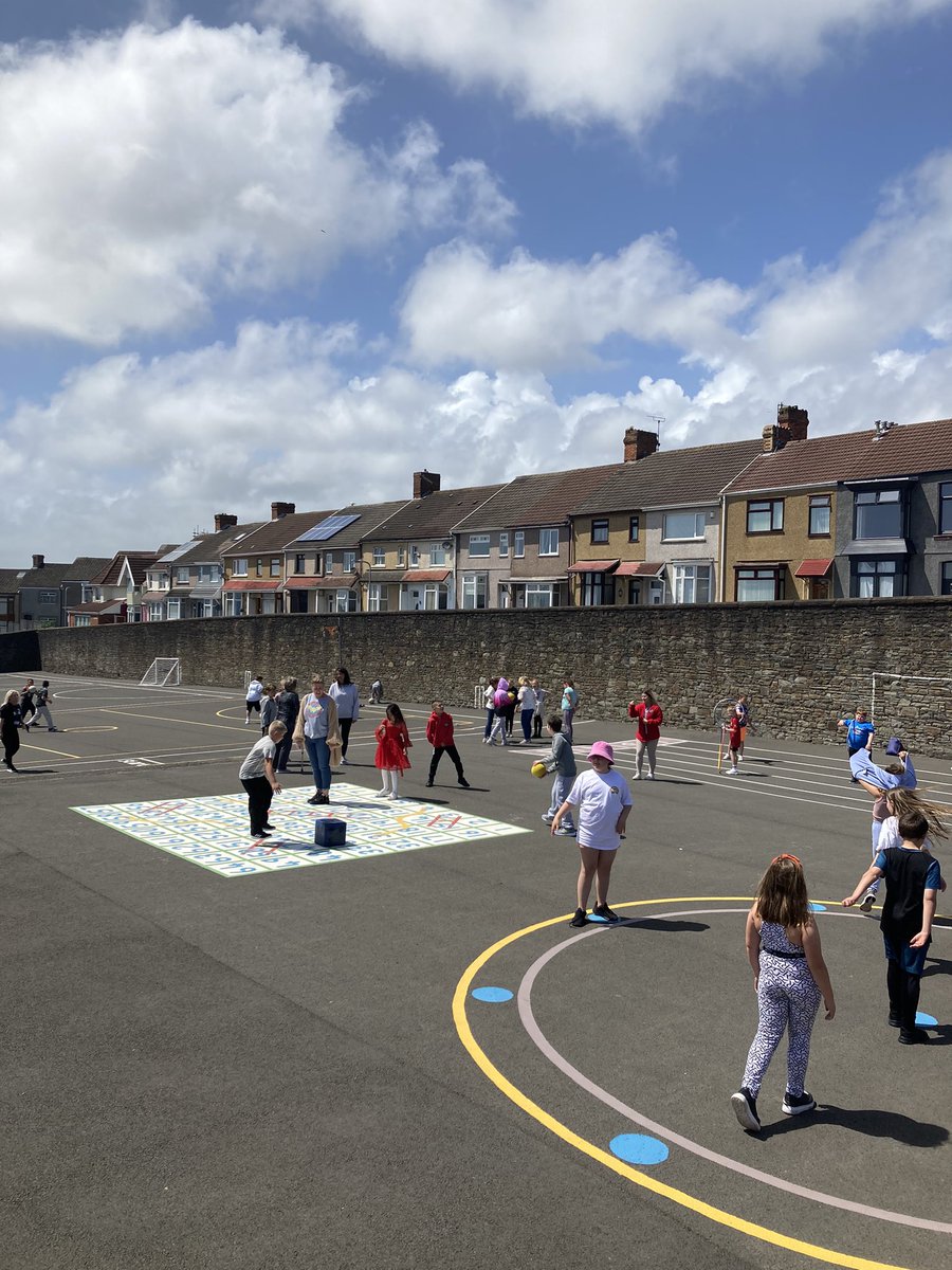 DanygraigP's tweet photo. We enjoyed our big break in aid of the NSPCC. Thank you so much for your donations. @NSPCC @antanddec 
#childhoodday
#BigBreaktime
#PropaHappy https://t.co/HKZrWjkyfy