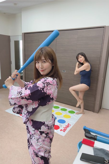 しょうまくん初勝利おめでとう(*^◯^*) 荻野様も2日連続猛打賞さすがでございます👏😭✨  私は別の場所で今日子ちゃんと一緒にバット振ってました✌( &uml;̮ ✌ ツッコミどころ満載な写真🤣🤣🤣 https://t