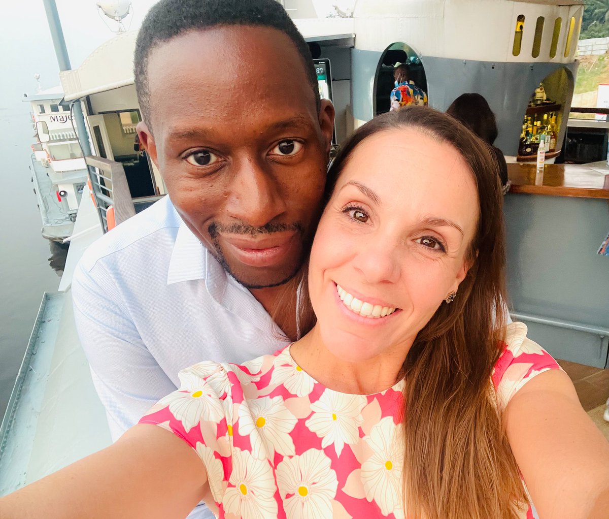 SophieChavanel's tweet photo. Visite surprise de @ctoue à Kinshasa et apéro sur le fleuve Congo à bord du Majestic River. ⛴🥂🥰
#ExploreCongo #BeautifulAfrica 🇨🇩 https://t.co/SbJzCfvAYS
