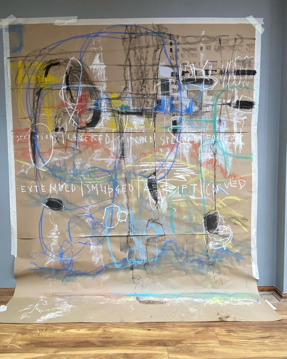 paulnwakelam's tweet photo. final drawing + details from yesterday’s large scale workshop @GeneralOffice12 led as always by @sarahmgoudie
probably my most free drawing to date
#abstract
#drawingpractice
#drawing
#exploratorydrawing
#drawingworkshop https://t.co/XQ29TcqbZA