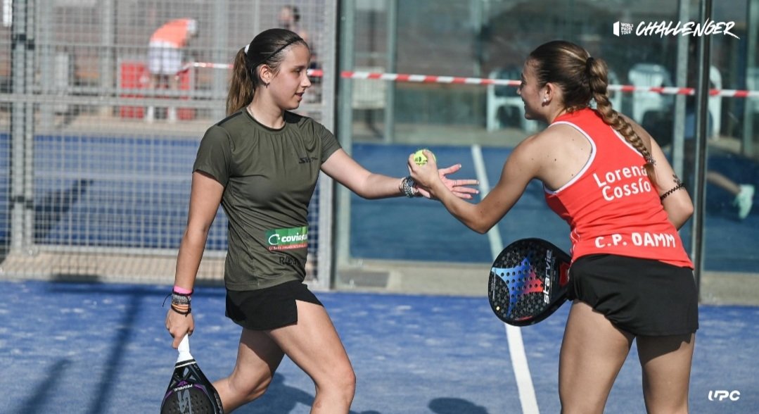 WPTOpen500's tweet photo. @aitanapadel 🤜🏼🤛🏼 @lorenacossiio

🔙 #WPTMallorcaChallenger💪🏽 

#WPTChallenger🧡 
#UneteAlDesafioNaranja🧡 https://t.co/75DyrUagWj