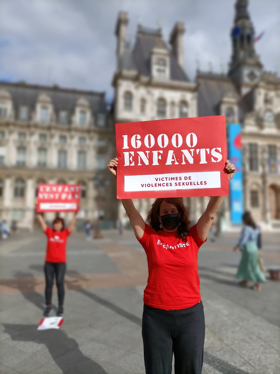NT_Athis91's tweet photo. #manifestation #justicepourlesenfants ✊ Merci @Collenfantiste @proteger_enfant @wetoostopchild1 @BeBraveFrance @arnaud_gallais @TyphaineD_ @MiKohiyama @Sofiasept &amp; #FEMEN pour cette action #enfantiste 💯 #ensemble #onyarrivera : ce n'est que le début !
#enfantisme #childism https://t.co/onUCoRVWyX