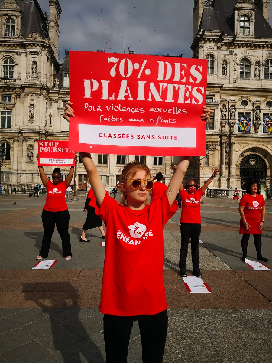 NT_Athis91's tweet photo. #manifestation #justicepourlesenfants ✊ Merci @Collenfantiste @proteger_enfant @wetoostopchild1 @BeBraveFrance @arnaud_gallais @TyphaineD_ @MiKohiyama @Sofiasept &amp; #FEMEN pour cette action #enfantiste 💯 #ensemble #onyarrivera : ce n'est que le début !
#enfantisme #childism https://t.co/onUCoRVWyX