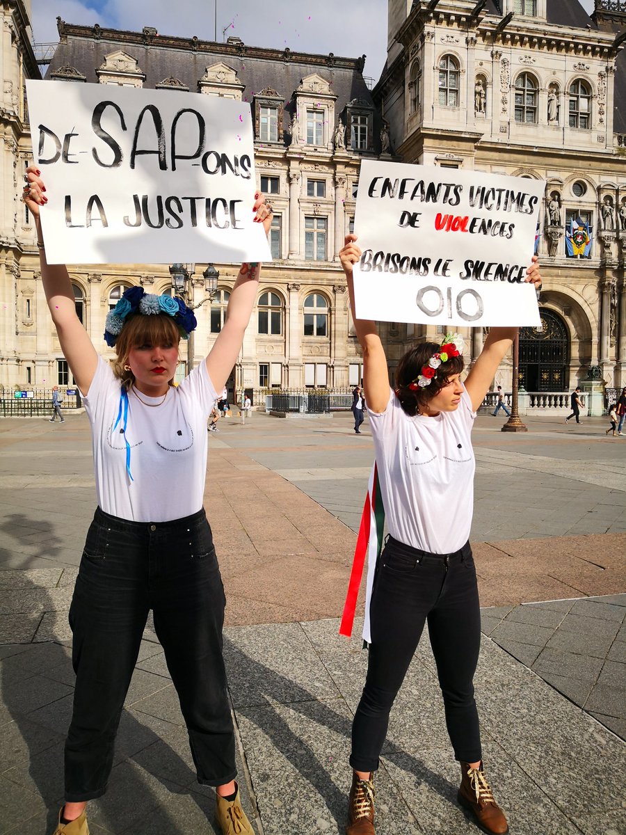 NT_Athis91's tweet photo. #manifestation #justicepourlesenfants ✊ Merci @Collenfantiste @proteger_enfant @wetoostopchild1 @BeBraveFrance @arnaud_gallais @TyphaineD_ @MiKohiyama @Sofiasept &amp; #FEMEN pour cette action #enfantiste 💯 #ensemble #onyarrivera : ce n'est que le début !
#enfantisme #childism https://t.co/onUCoRVWyX