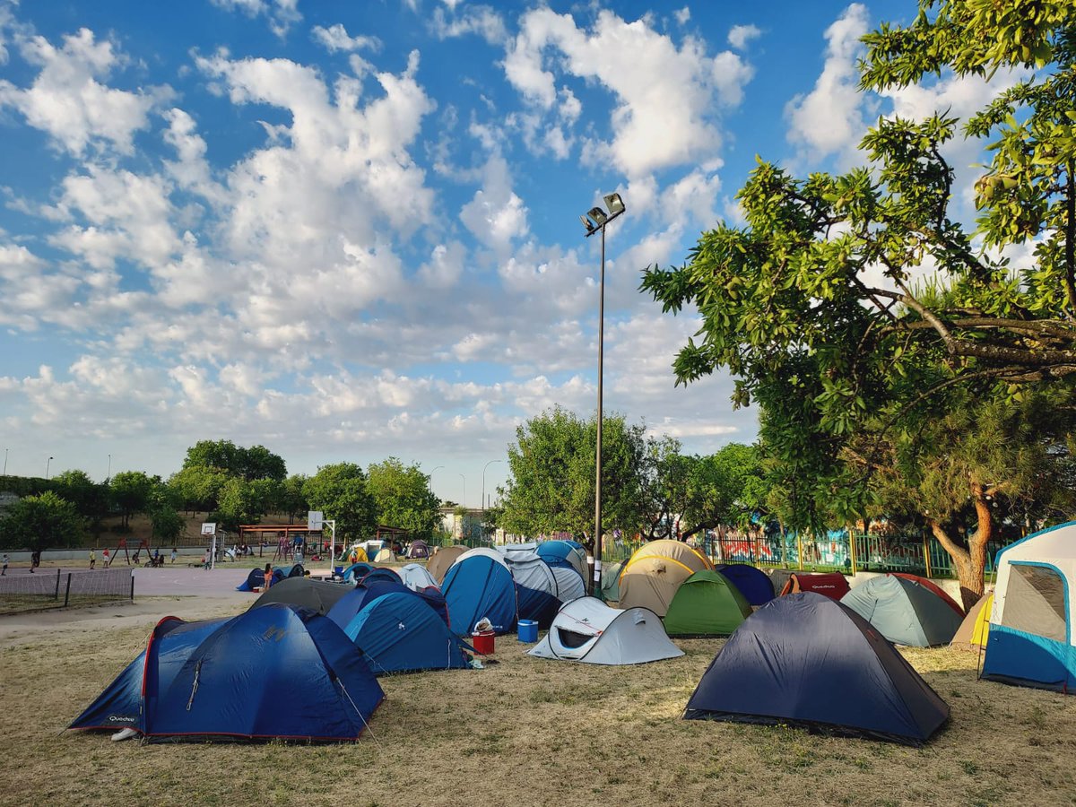 Desde 2019 no realizábamos la Acampada de fin de curso en nuestro colegio, pero este años nos hemos desquitado 🥳. Convivencia, conversaciones, bailes, fuegos artificiales y muchas emociones😊. ¡Gracias a esa pedazo de comunidad educativa!
