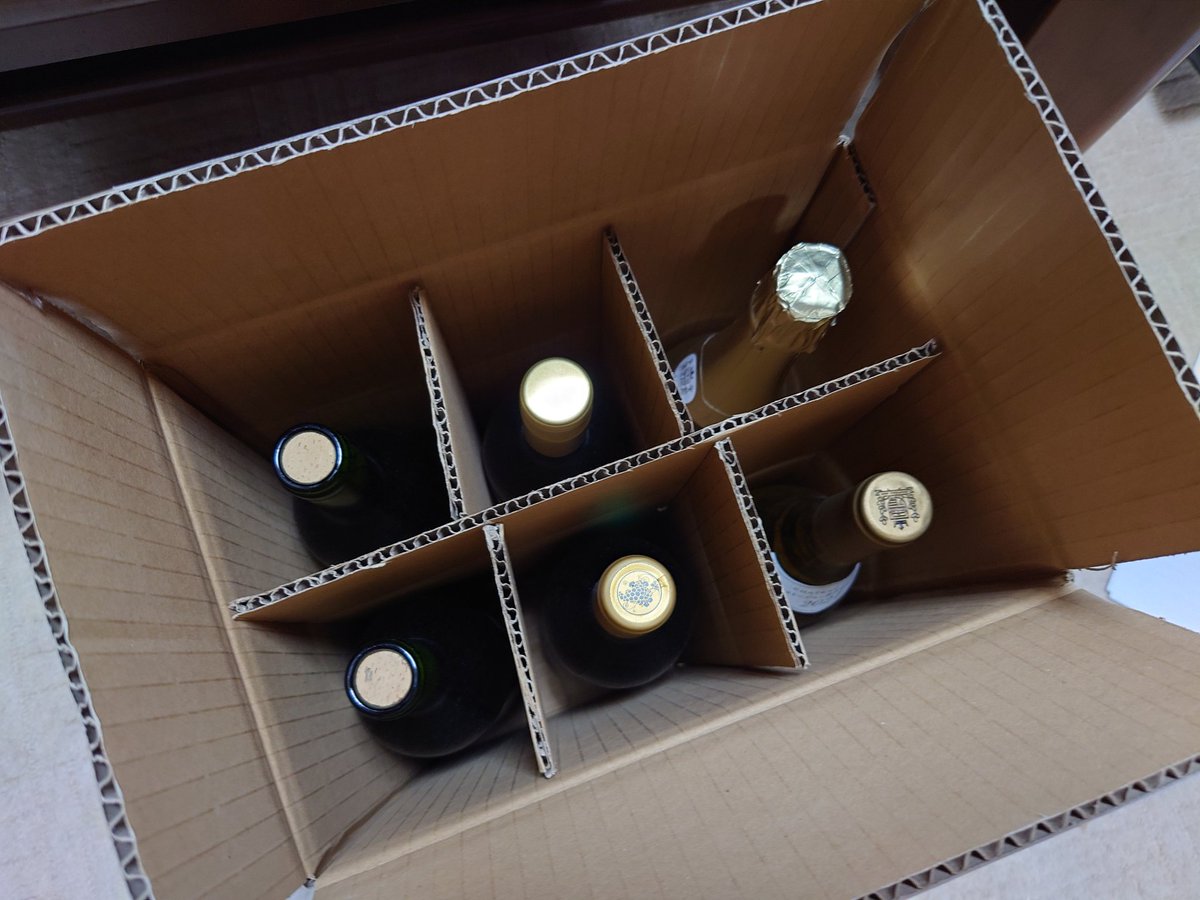 Niboshirei's tweet photo. るん💞💞
届いたぁ〜〜〜🤗
#シャトージュン
#ChateauJun
#CHATEAUJUN
ヤミーワイン・ロゼのラベル
HAPPY WINE LIFE!
って🥳
ご機嫌💕
甲州のナンバリングも👍
暫くは、気分⤴️⤴️⤴️で、生活できそうです🤗 https://t.co/1btVEYwd5q