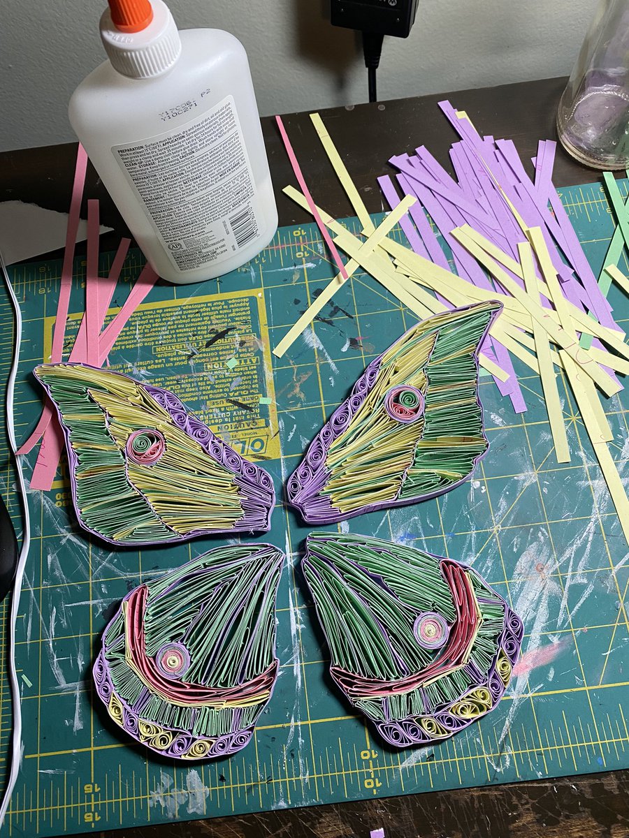 Cinn_amonxd's tweet photo. Moth [August 2021]
#art #ArtistOnTwitter #papercraft #paperart #paperquilling https://t.co/bq3skviUwp