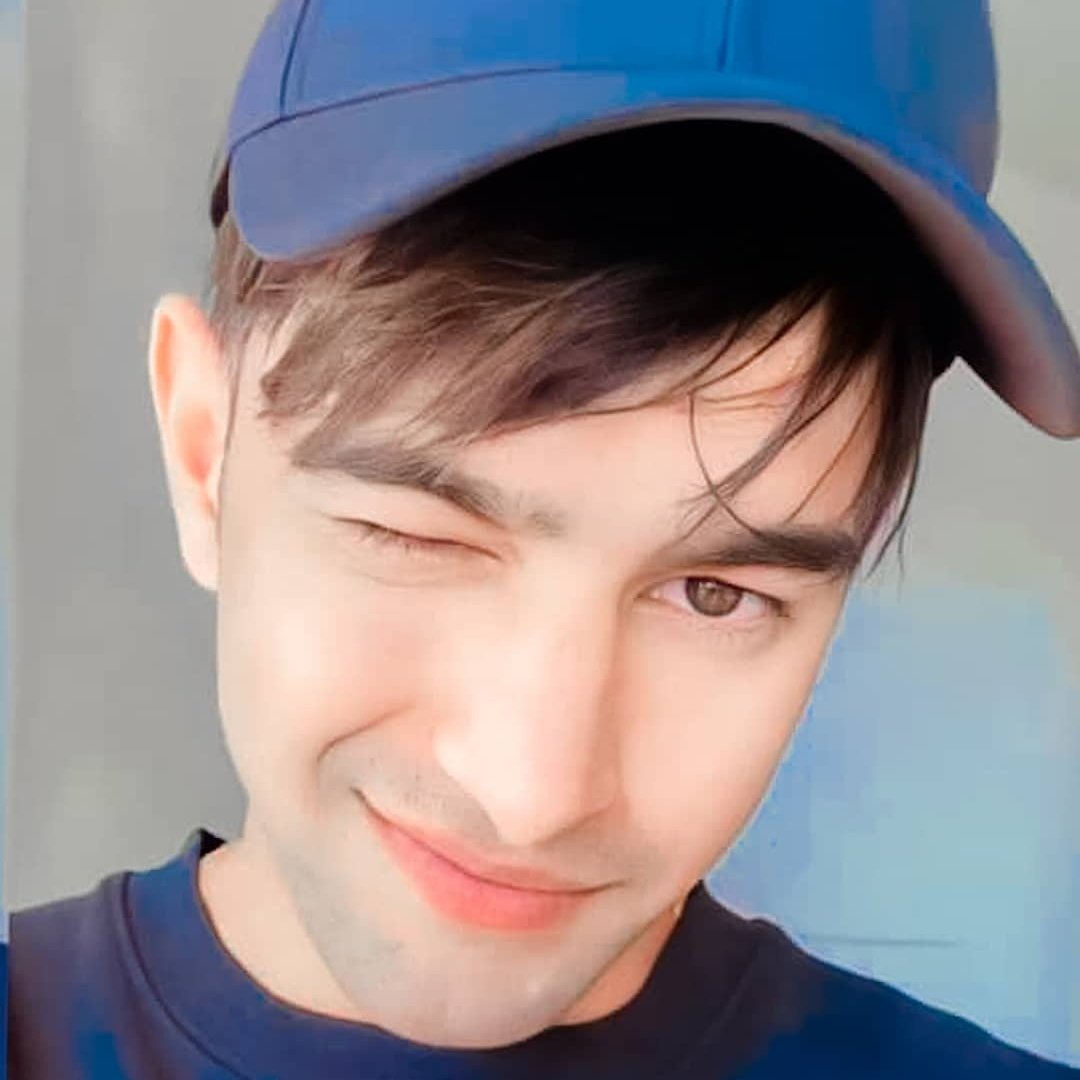 manakxadorable's tweet photo. Pura worldwide fame hai  star vich name Hai 
#4yearsofprada 
#pradaboy https://t.co/SJsTeNuhBf