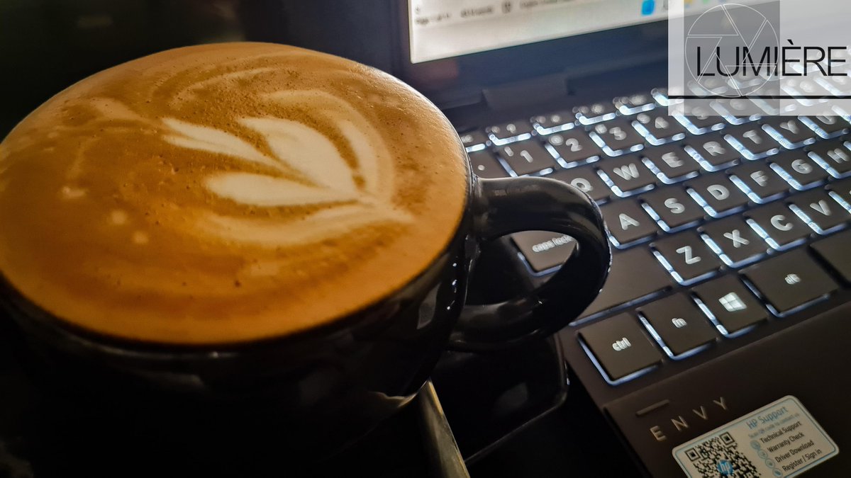 FOODSpectral's tweet image. Working on weekends needs lots of caffein to boost the moods.. #caffeine #coffee #CoffeeTime #weekendmood #workingonweekends #hpenvy #hpenvy13