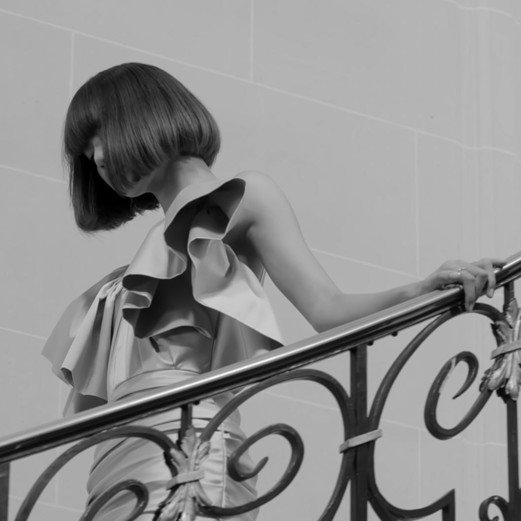 lsdailysnaps's tweet photo. CELINE                                      BVLGARI https://t.co/DsZBFpywzN