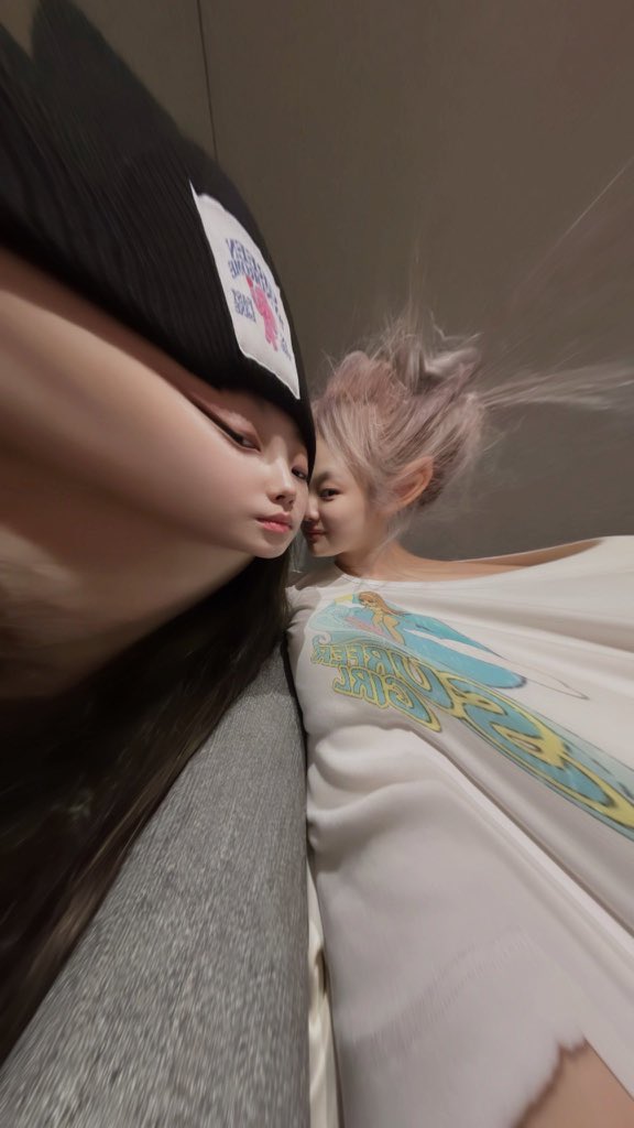 aespasbbl's tweet photo. [220612] 6:02PM KST: ❤️ 

- +📸
- excited aespa https://t.co/hGYD651VCs