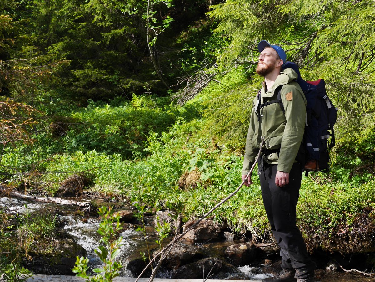 Va jobbigt folk verkar ha med sina flygresor. Tänk om det fanns något man kunde göra lite närmare hemmet?