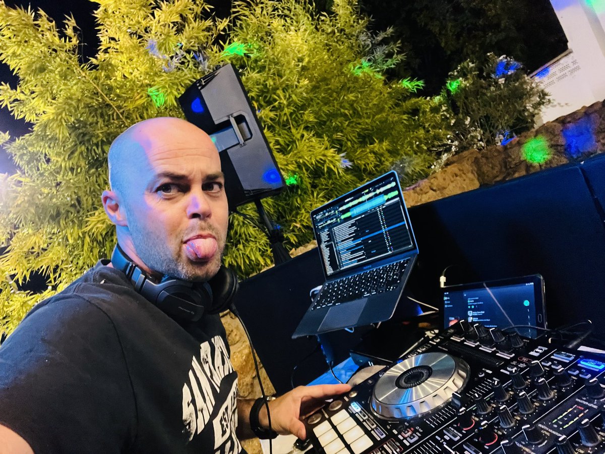 DavidDiablito's tweet photo. Más que un trabajo, una pasión! #DavidDiablitoDj #Boda #Verano2022 https://t.co/SfQ5eMV5Yo
