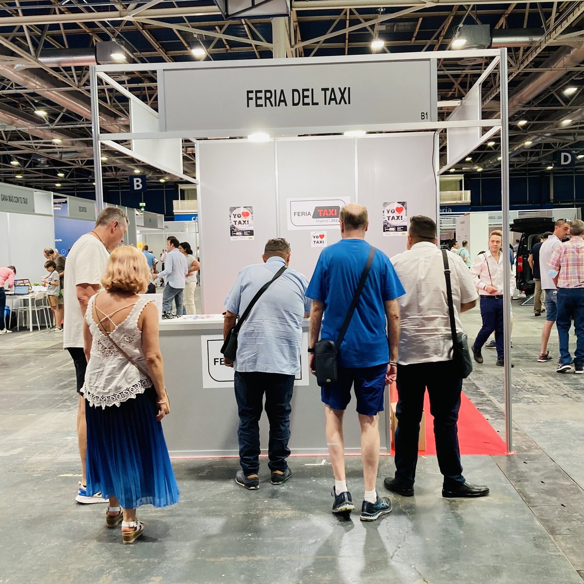 Seguimos un día más, en la Feria del Taxi, con una afluencia muy alta de asistentes 💪🏻🚖❤️ #feriadeltaxi #taxi #ilovetaxi