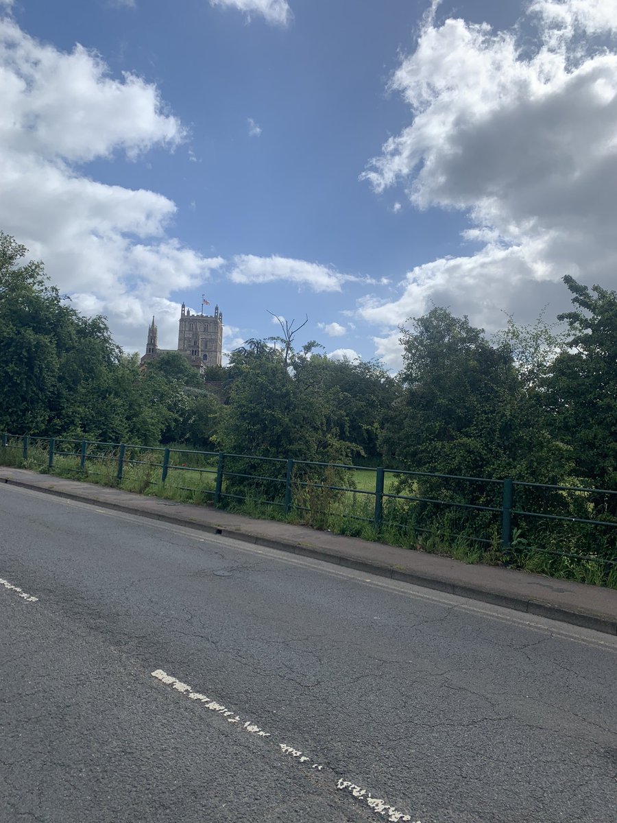 rchapman_74's tweet photo. Sunny ride with it to #HawBridge with @KSWSeniorDeputy to bring up 3000 miles for 2022! Halfway to target but still need to do a 200k! #teacherwellbeing #lovecycling https://t.co/eCw4gKbjS1