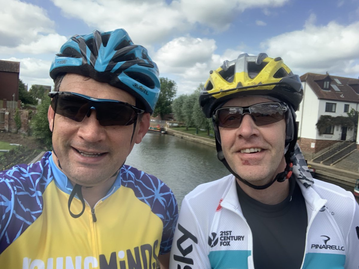 rchapman_74's tweet photo. Sunny ride with it to #HawBridge with @KSWSeniorDeputy to bring up 3000 miles for 2022! Halfway to target but still need to do a 200k! #teacherwellbeing #lovecycling https://t.co/eCw4gKbjS1