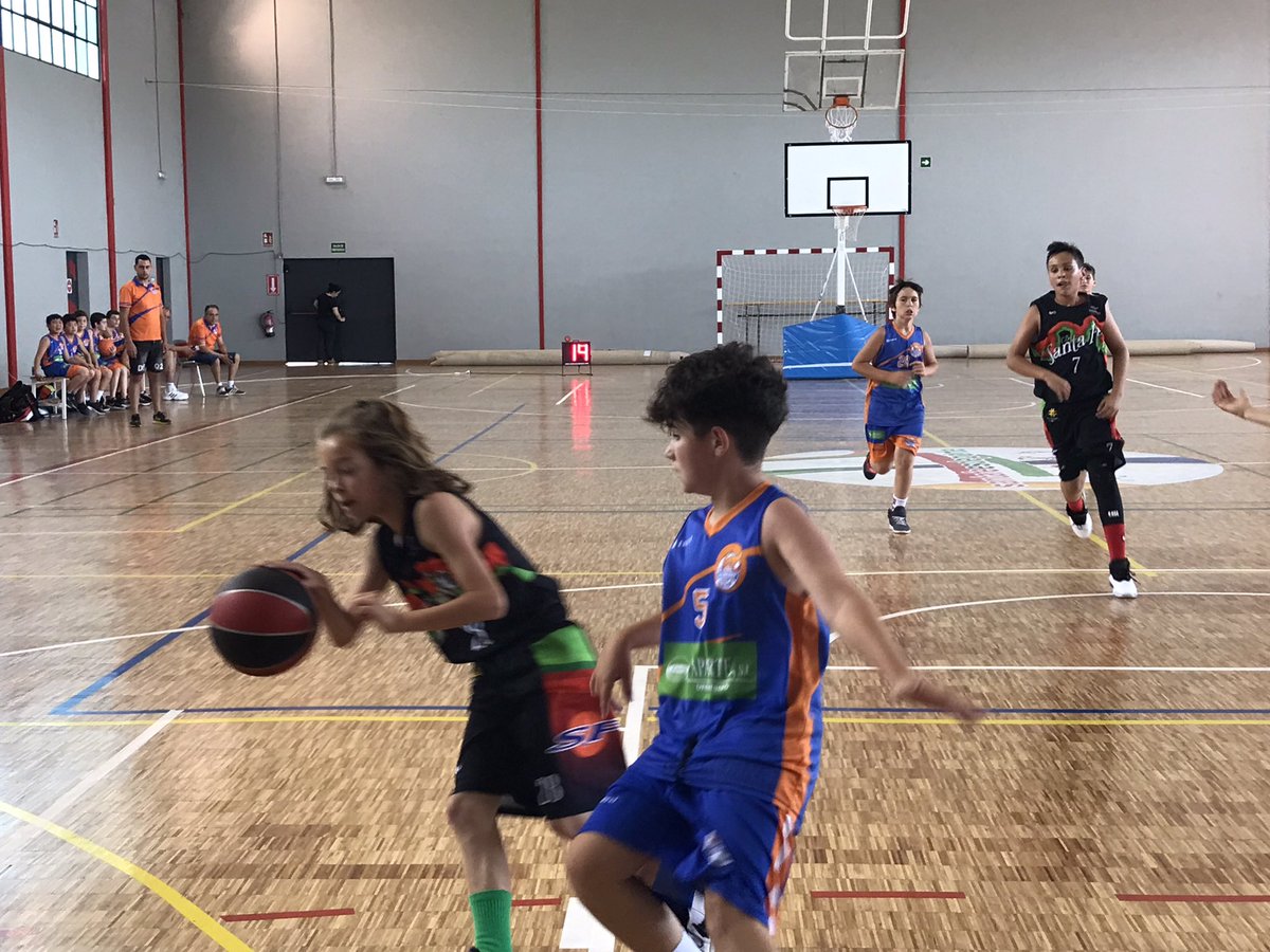 FABGranada's tweet photo. 2ºC
🏆¡¡ 📣 Final Minibasket Mixto Preferente!!
🏀 CB SANTA FE 18 @clubbasketstf 🆚 Punto y Aparte CB Churriana 05 @CBChurriana
#FABGrFMM
📱 #AficiónFAB https://t.co/E6gcPn0hXU…
#Valorcesto https://t.co/oQSNtEWuZk