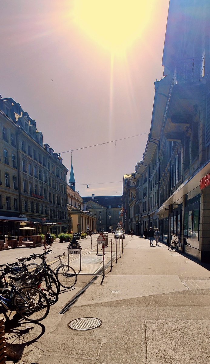 ydnad0's tweet photo. Sending over some sunshine from #Bern Now I better get started working on the review on flux transport #SolarDynamo models, whose content I planned out during the flight. But I go hit the streets in the long dulces evening with @TavoGuerreroE et al... https://t.co/xuLXxEffiy
