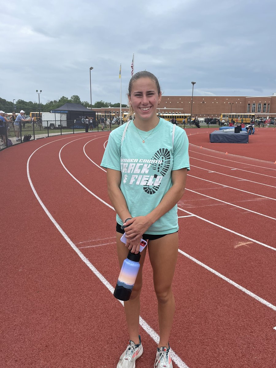 Congratulations to Christina Allen for placing 3rd in the 1600m and setting a new school record of 4:53.50!