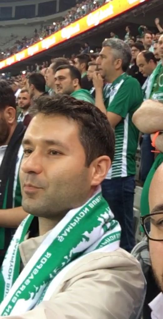 İtalya'da yaşanan helikopter kazasında vefat eden Bursaspor sevdalısı Arif Cez'e Allah'tan rahmet, ailesine ve tüm sevenlerine başsağlığı dileriz...